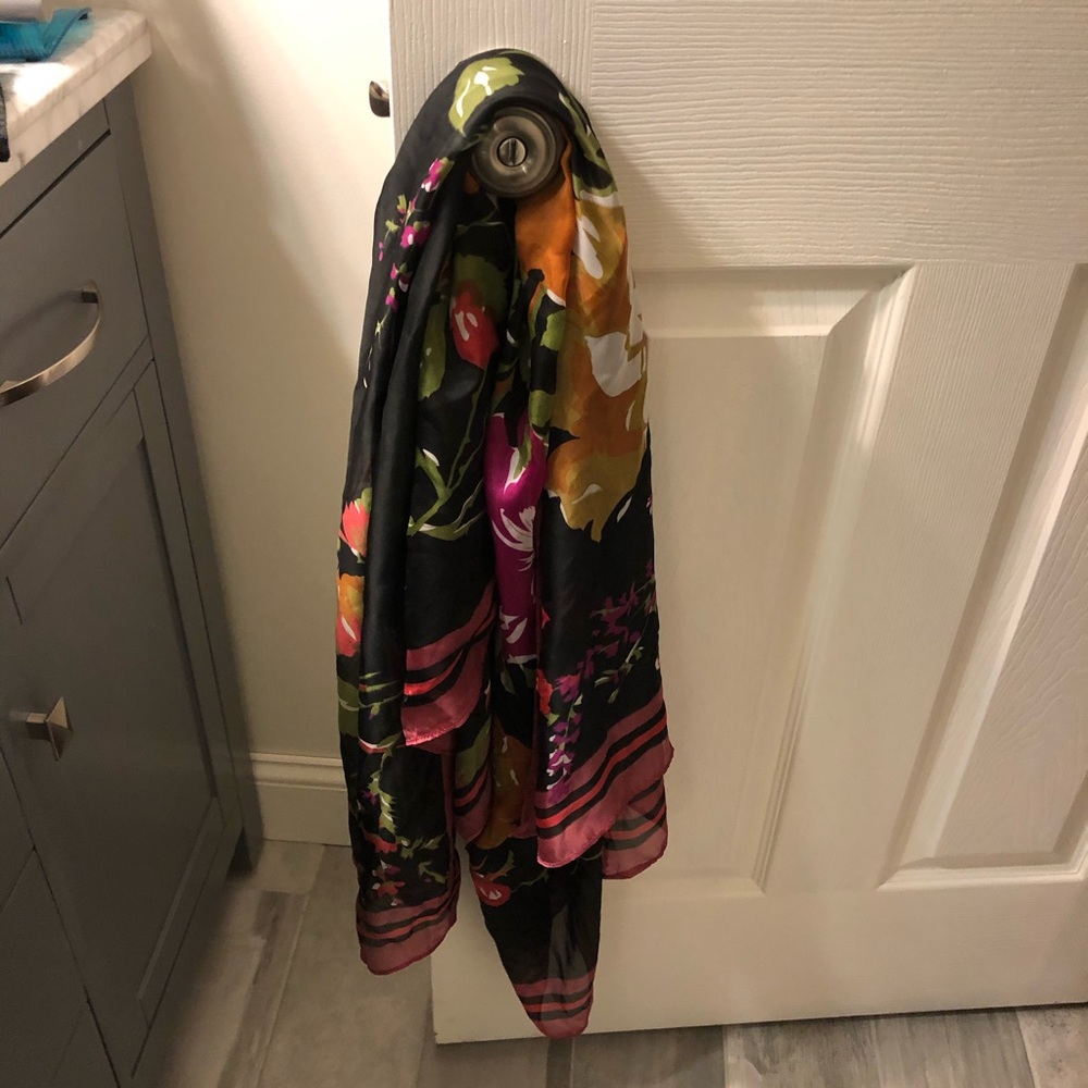 Max Studio Floral Scarf Black Bright - Picture 7 of 7